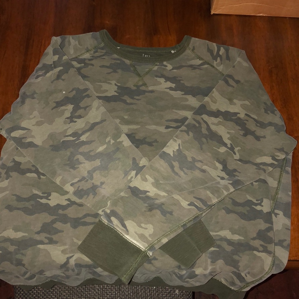 camouflage crewneck